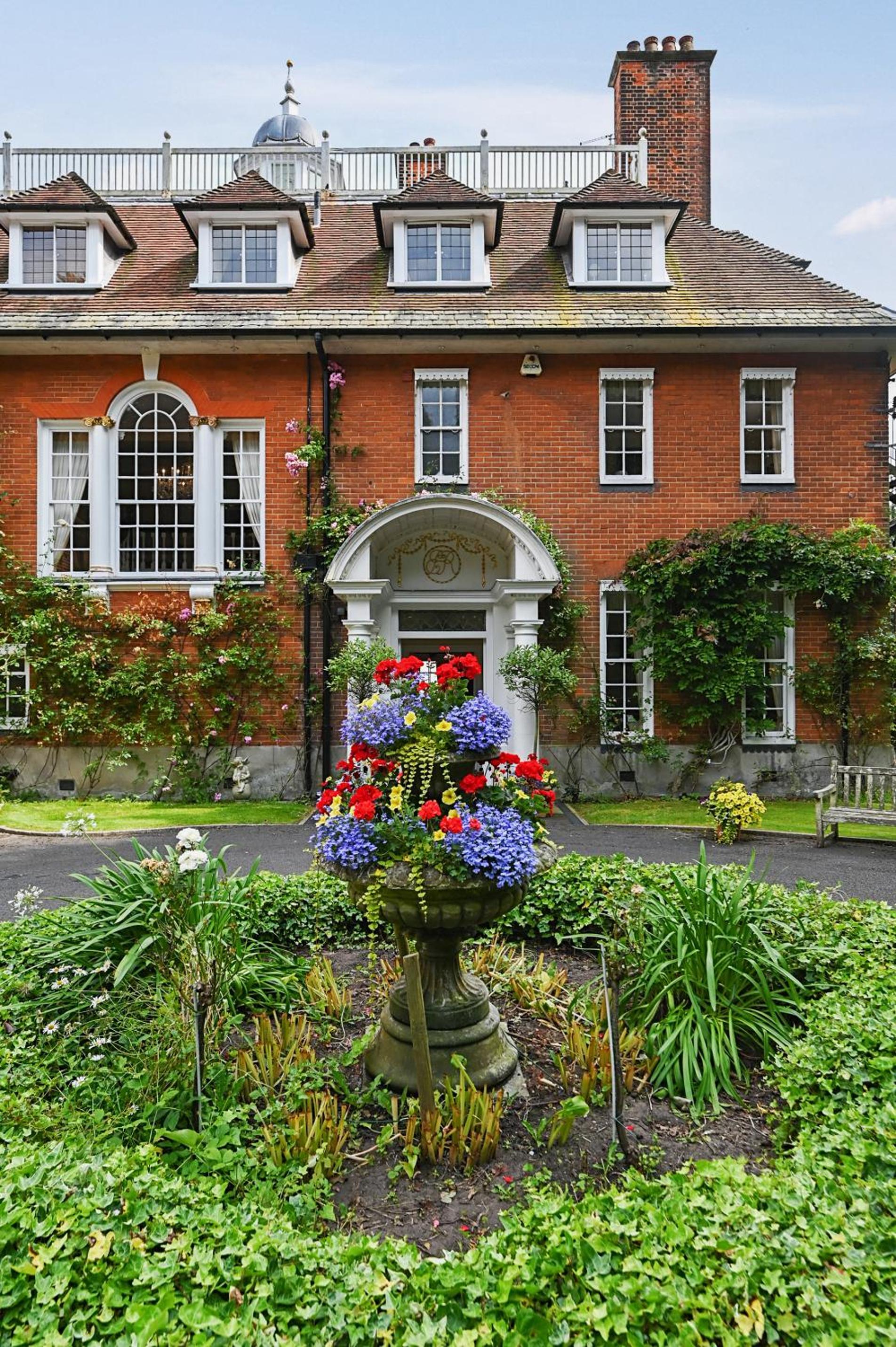 Saltcote Place