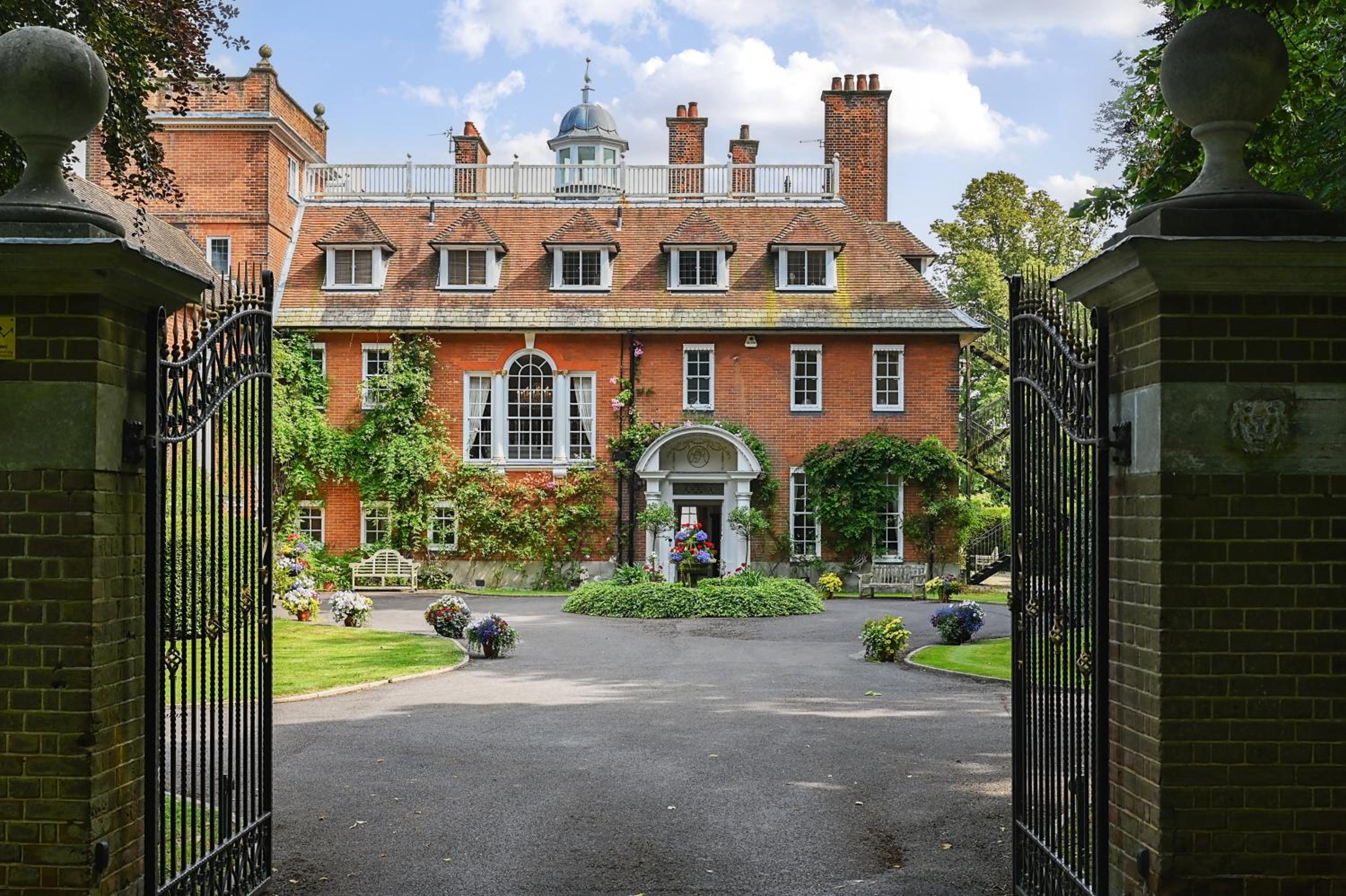Saltcote Place