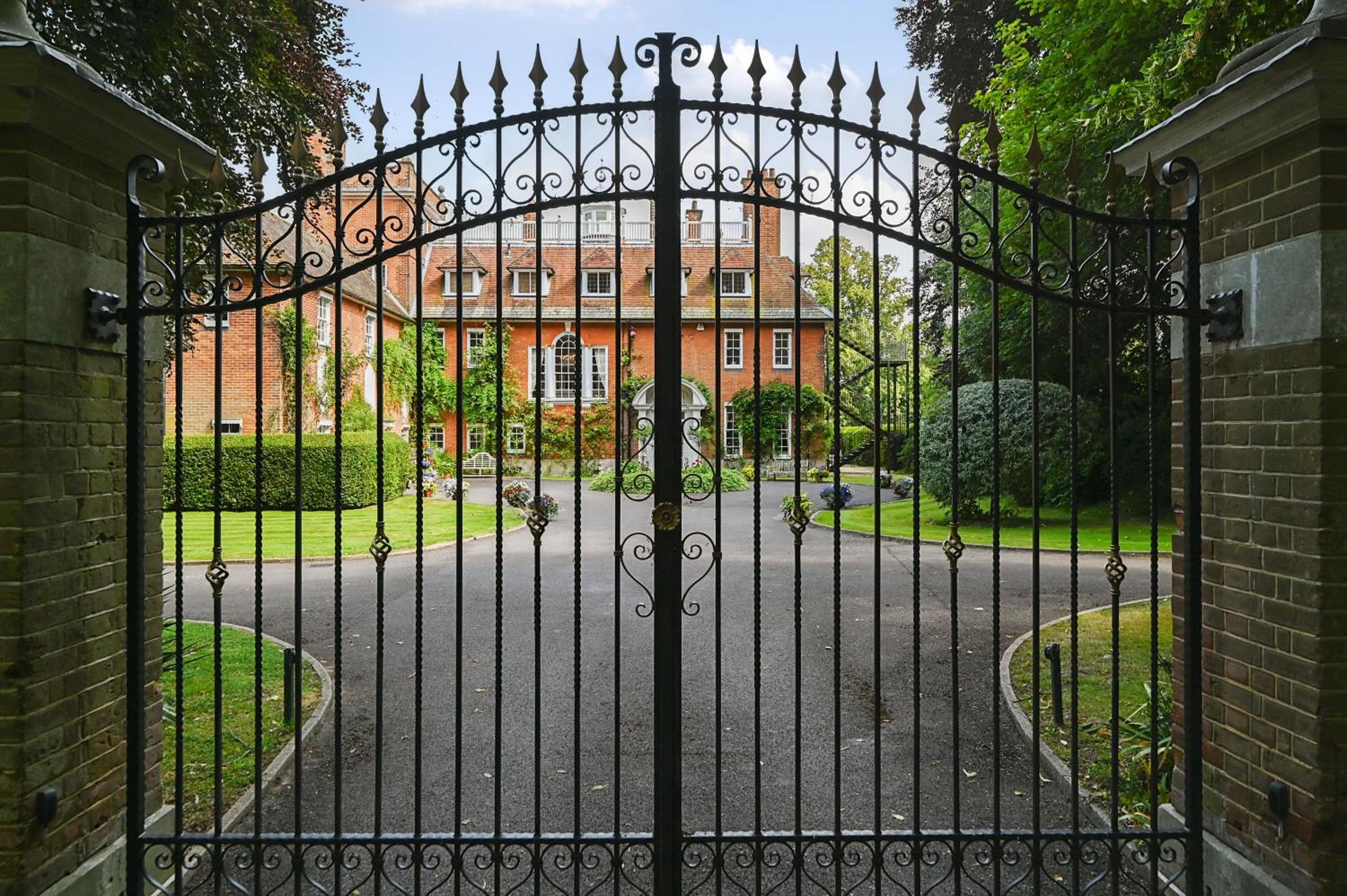 Saltcote Place