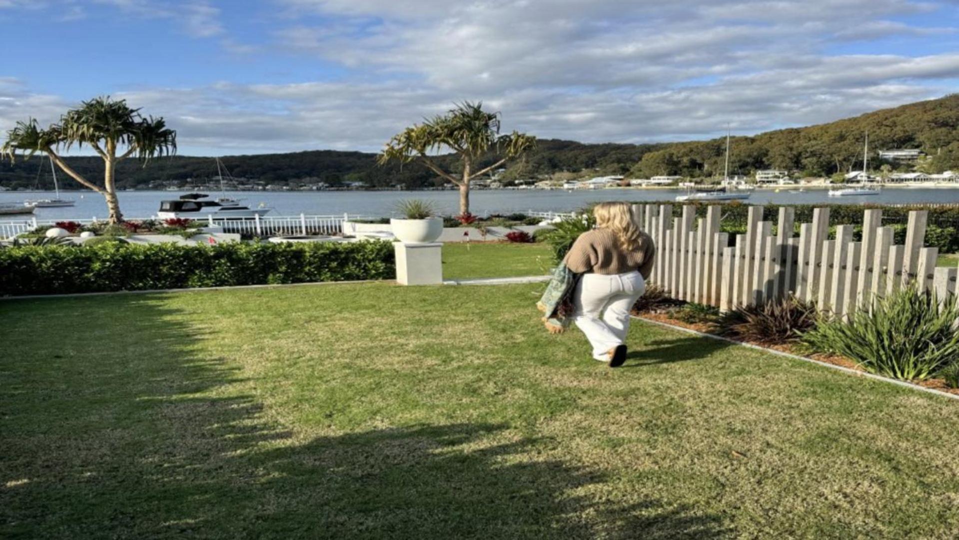 Watersea By The Bay Unit 2, waterfront, walk to shop&restaurants