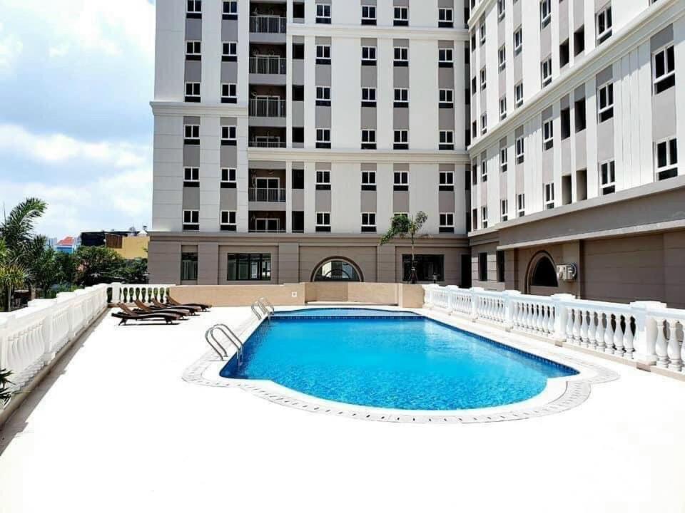 IMPERIAL PLACE e-2