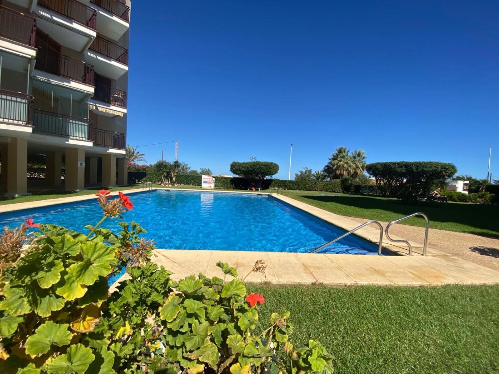 Confortable apartamento con vistas al mar