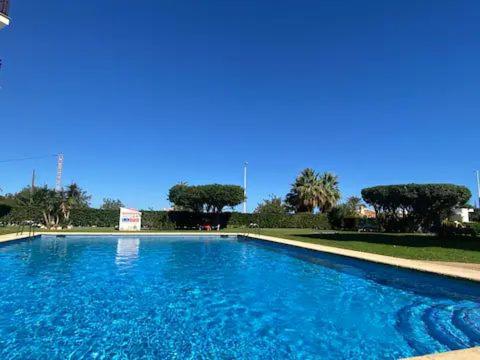 Confortable apartamento con vistas al mar