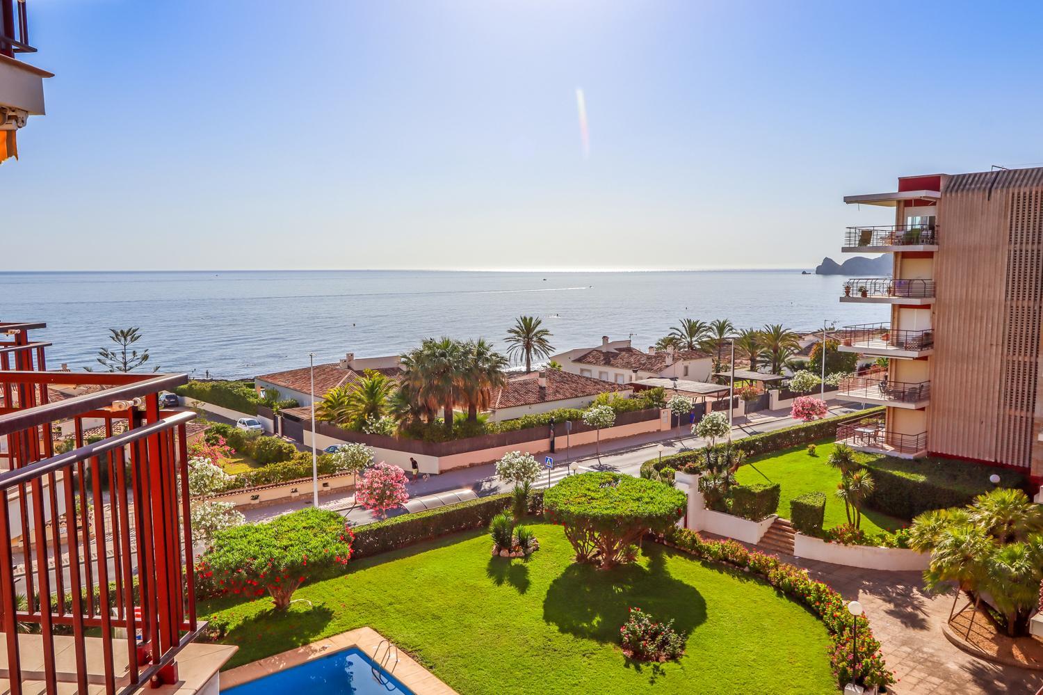 Confortable apartamento con vistas al mar