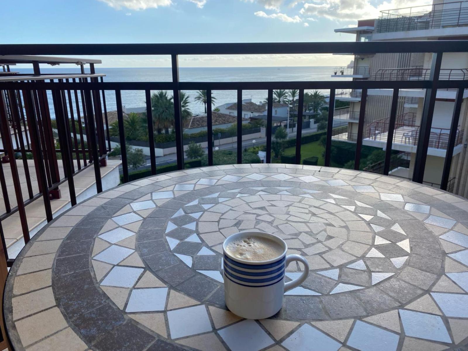 Confortable apartamento con vistas al mar