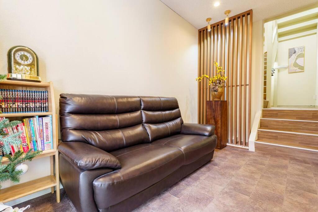 Namba 6 minutes Entire Private 3rd Floor Facility