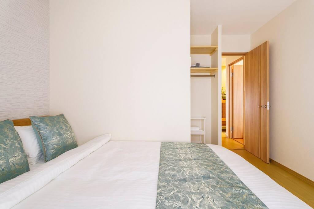 Namba 6 minutes Entire Private 3rd Floor Facility