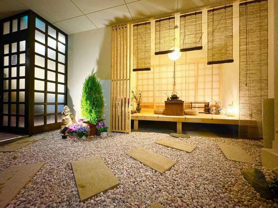 Namba 6 minutes Entire Private 3rd Floor Facility