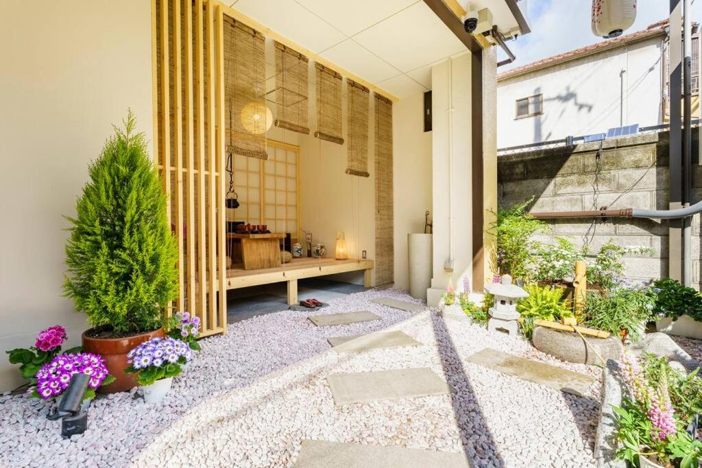 Namba 6 minutes Entire Private 3rd Floor Facility