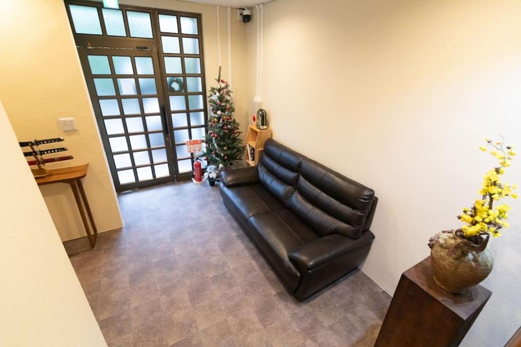 Namba 6 minutes Entire Private 3rd Floor Facility