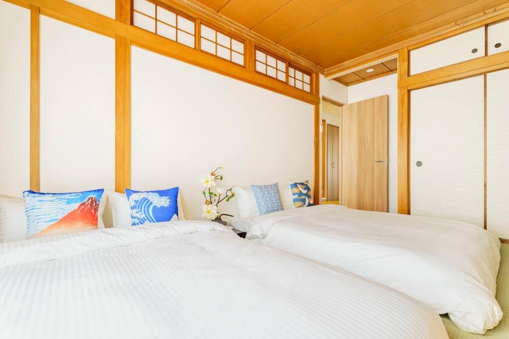Namba 6 minutes Entire Private 3rd Floor Facility