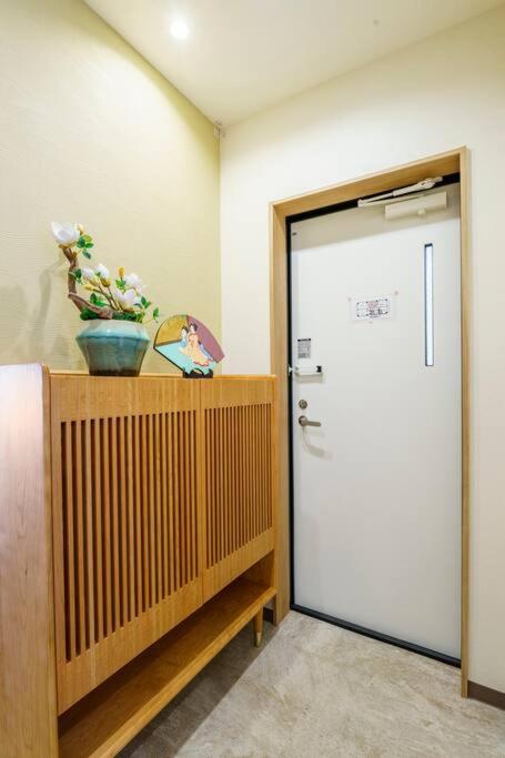 Namba 6 minutes Entire Private 3rd Floor Facility