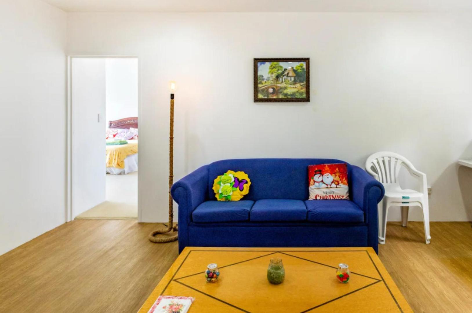 Private guest suite near the airport 1-4 guests view 5
