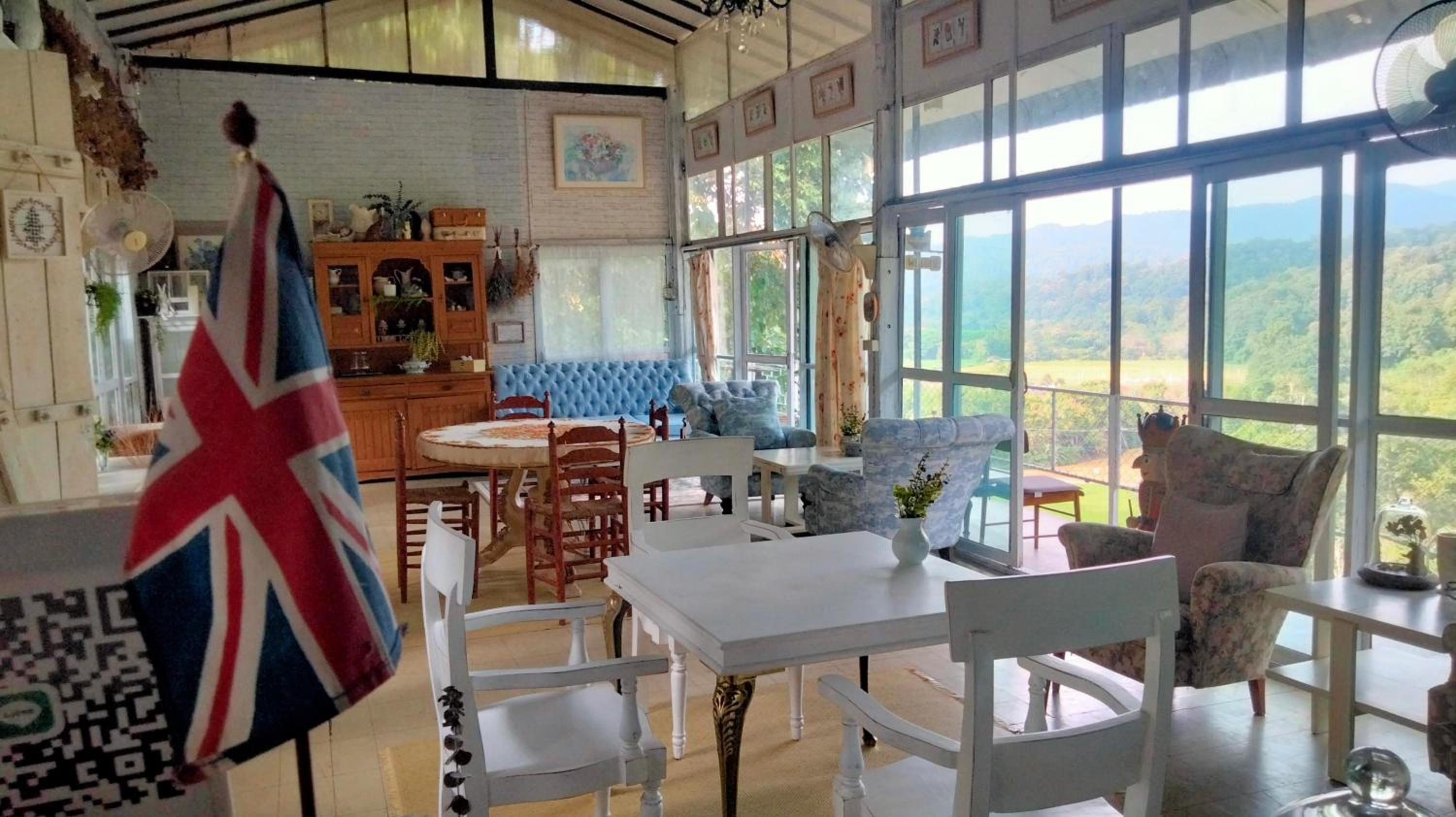 Balmy Hideout Cafe & Homestay