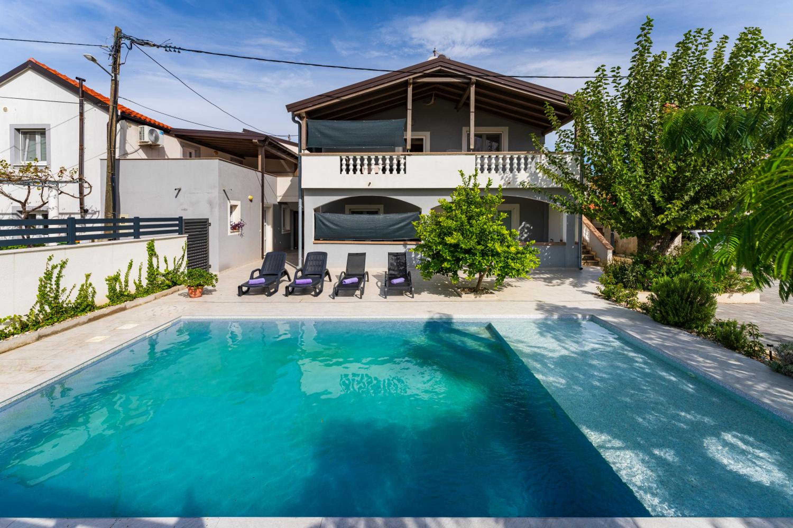 Apartment with Pool & Terrace - Walk to Beach - Free Parking A2 view 5