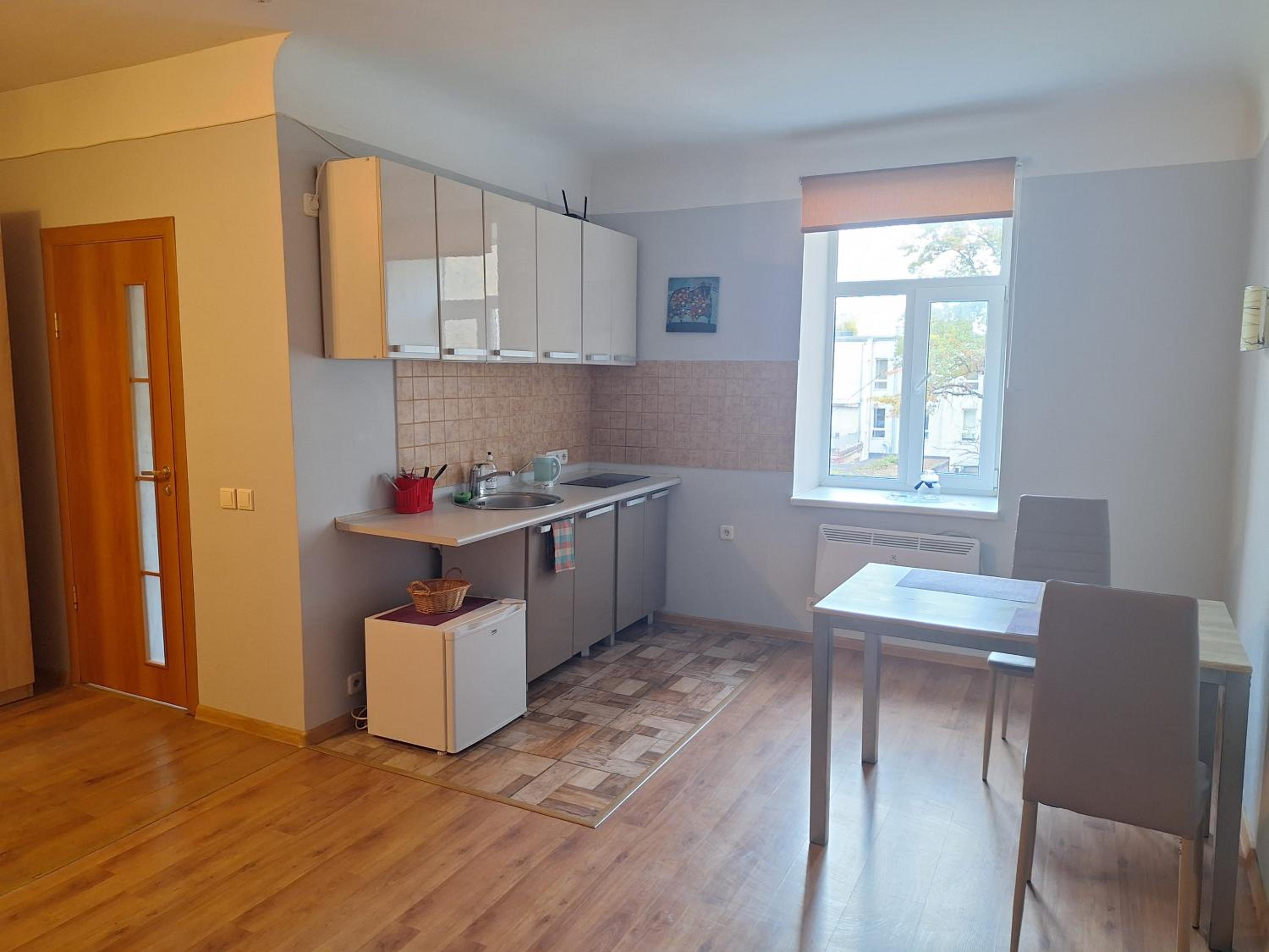 Bright and cozy studio in city centre view 4