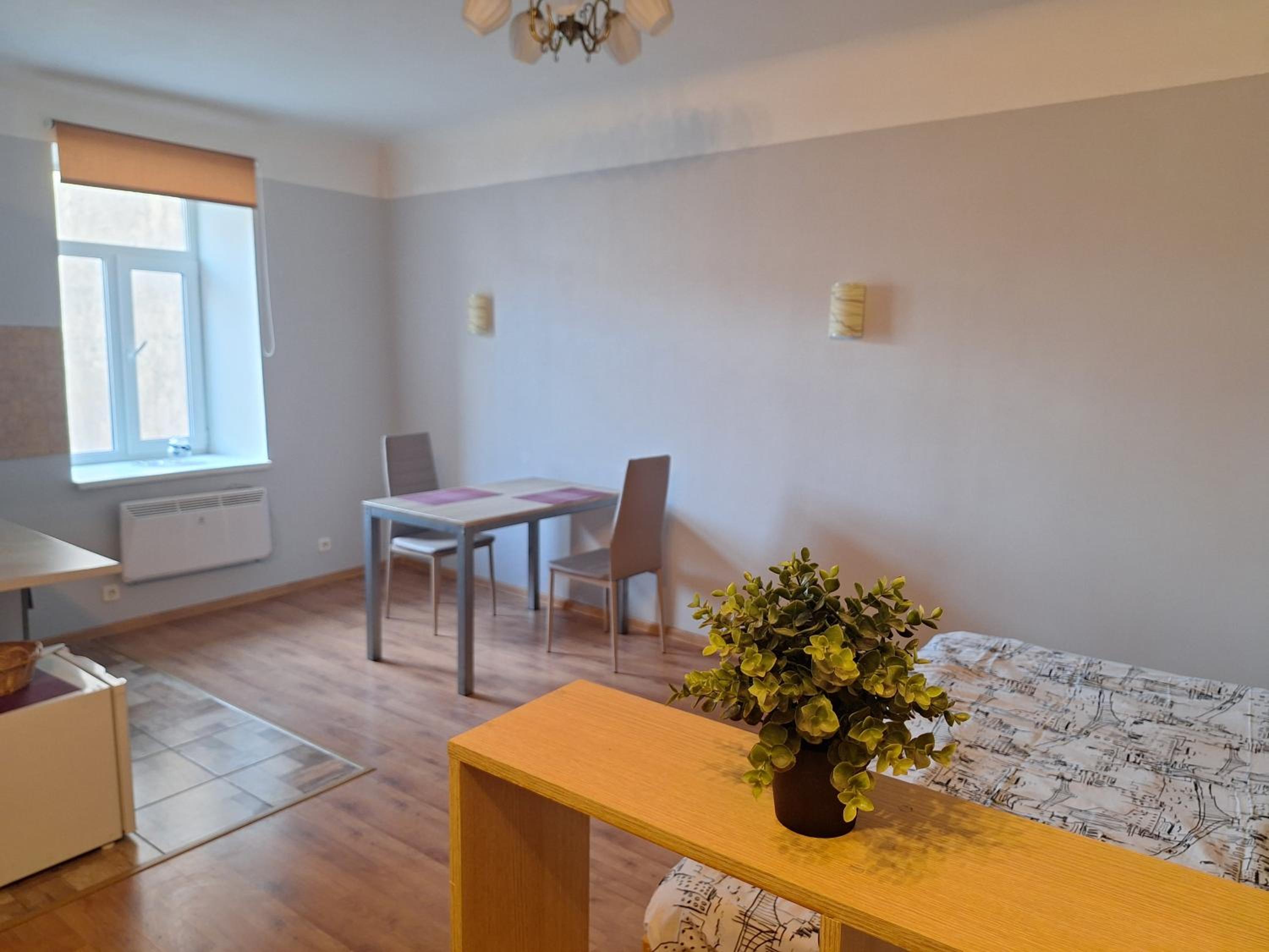 Bright and cozy studio in city centre view 3