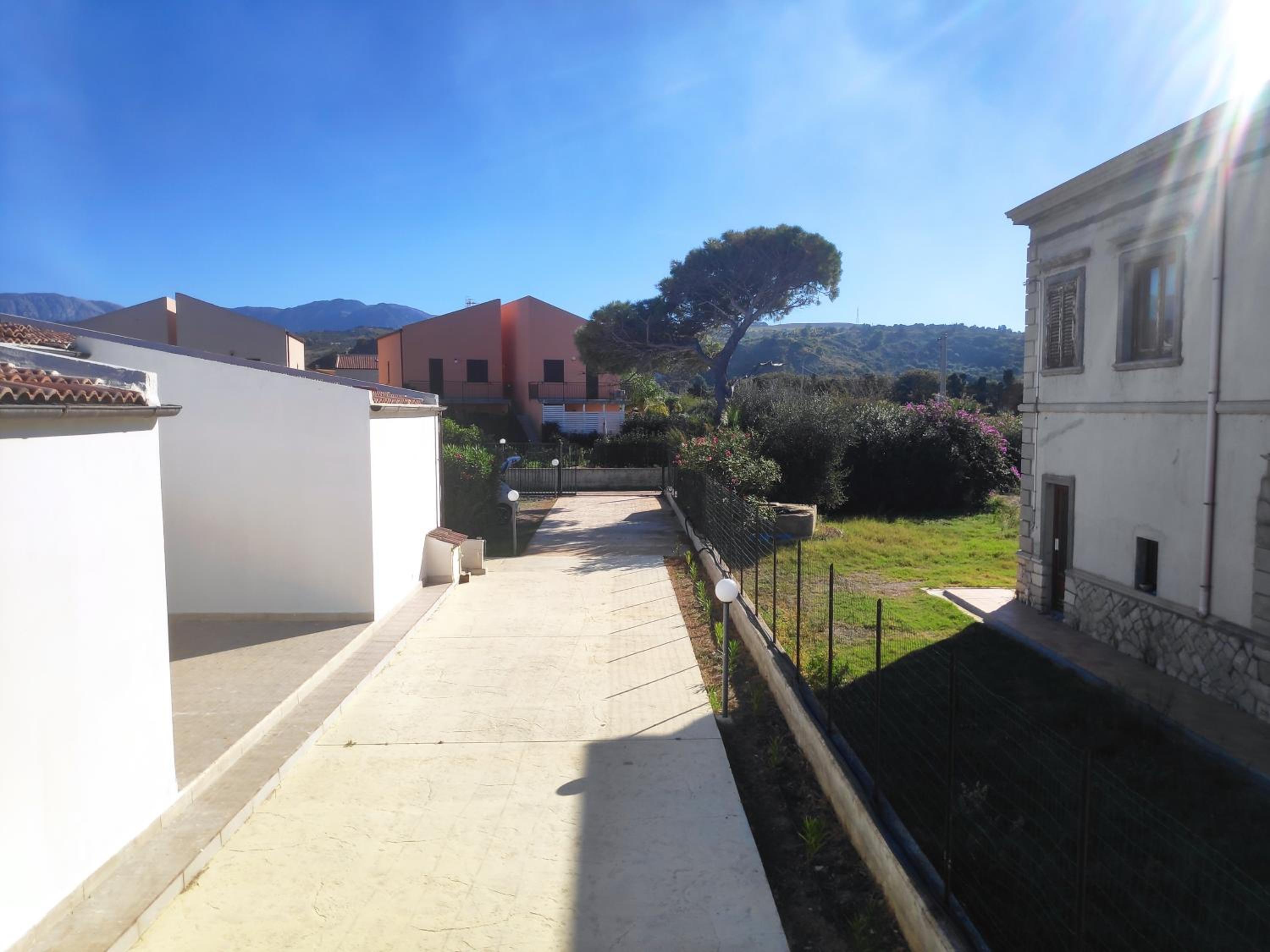 Campofelice Holidays West Villa