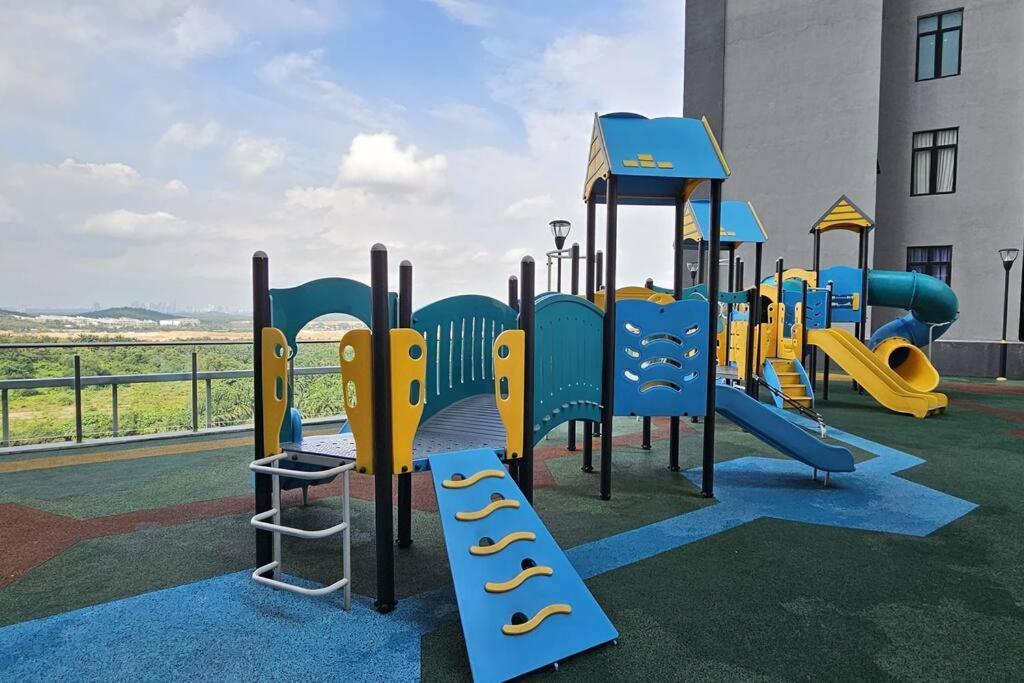 NEW D'Pristine 3mins to LEGOland 4pax