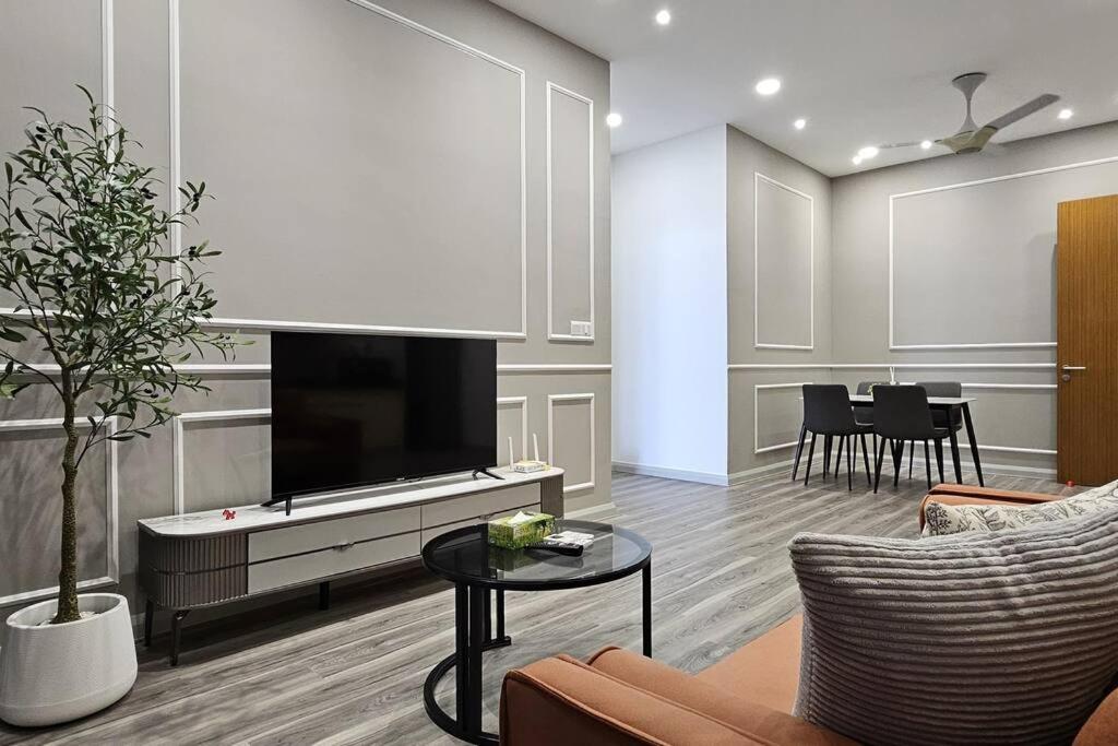 NEW D'Pristine 3mins to LEGOland 4pax