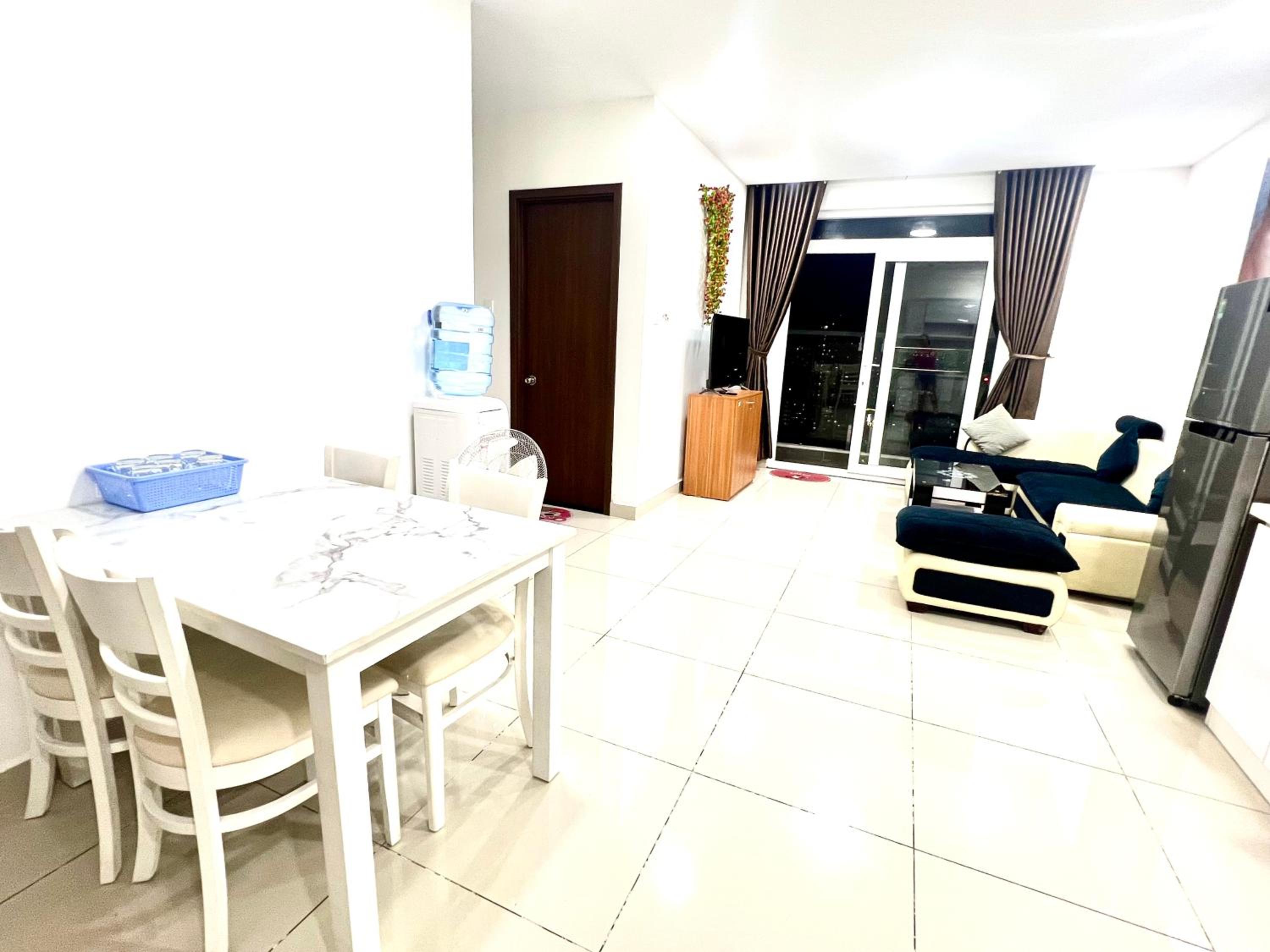 THE WESTERN CAPITAL 3 Bedrooms