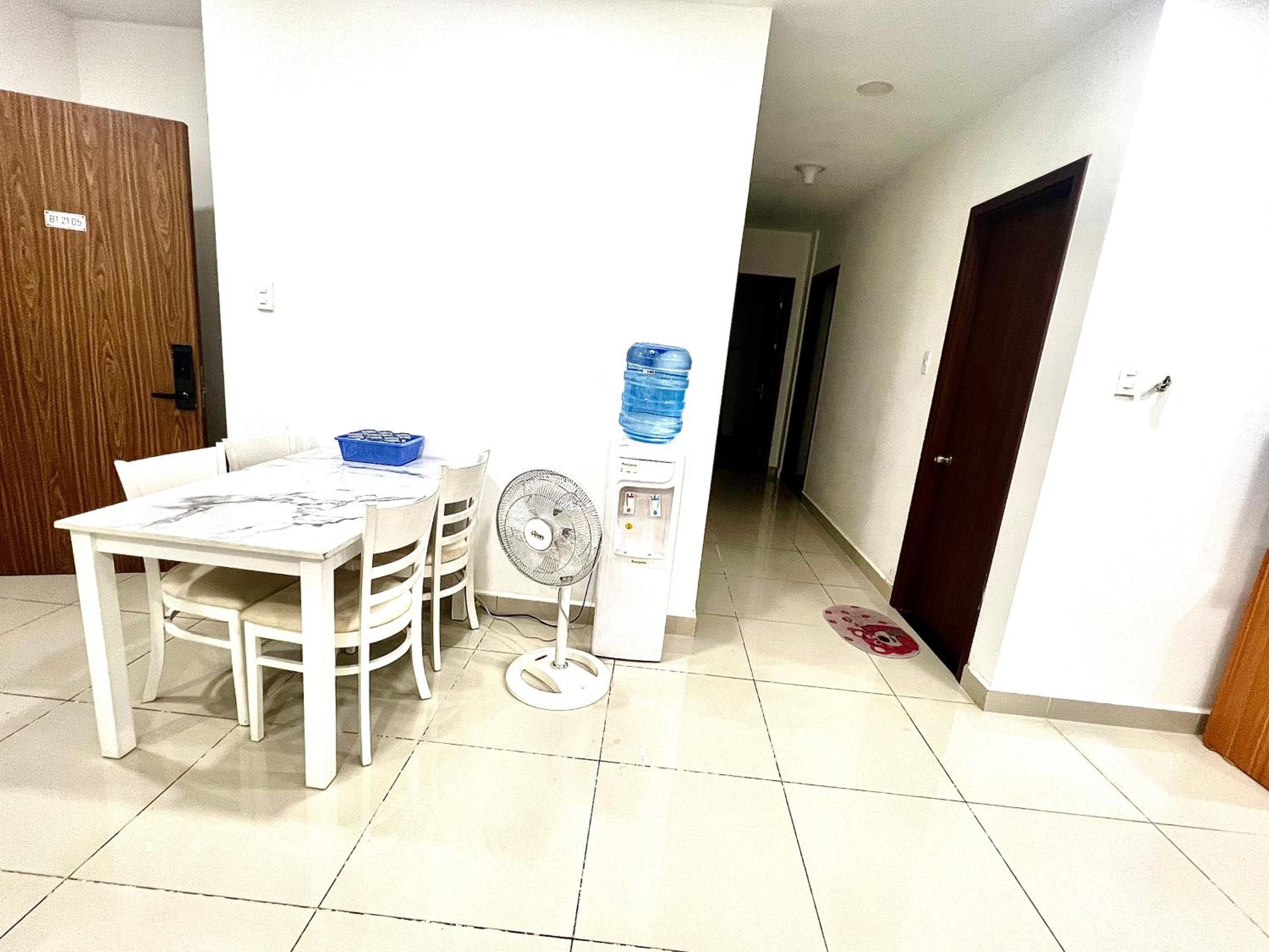 THE WESTERN CAPITAL 3 Bedrooms