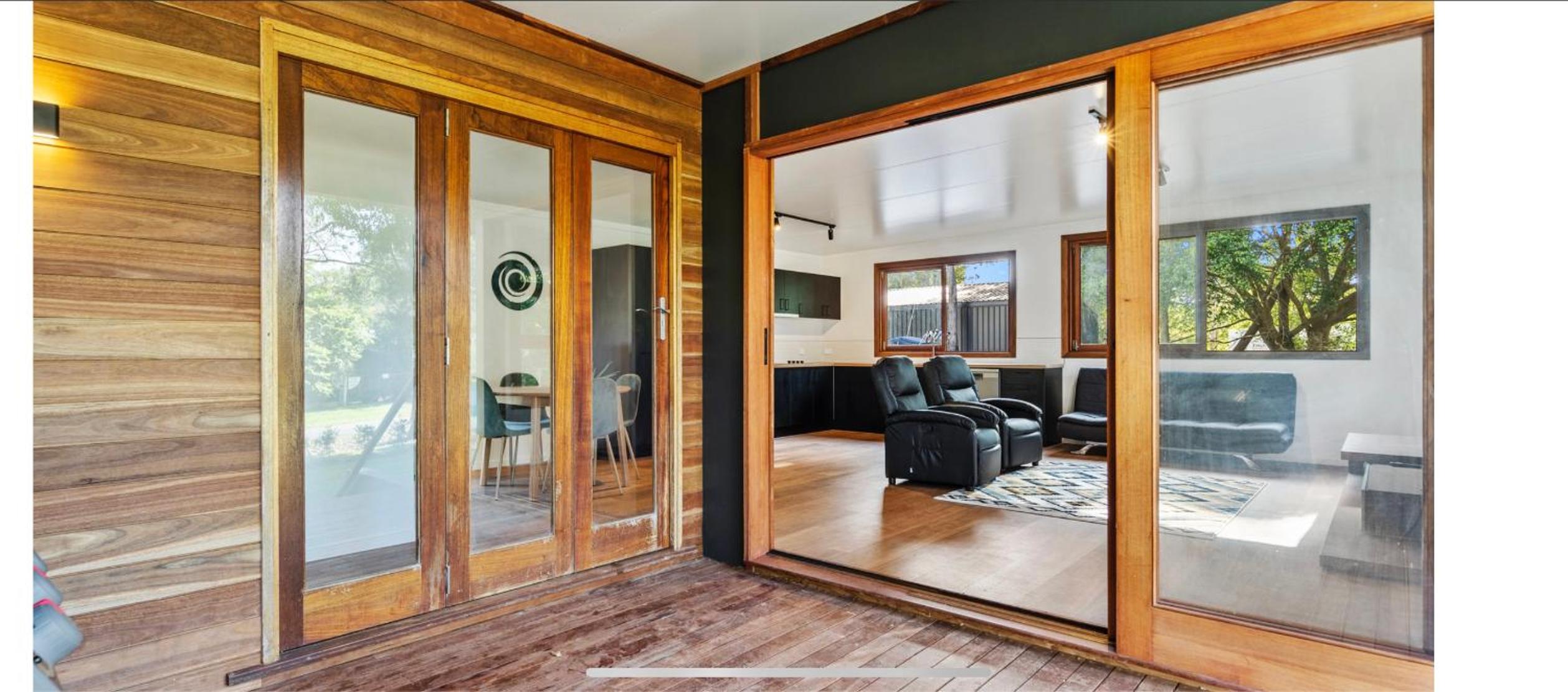 2 Bedroom Cottage with Lagoon pool & spa