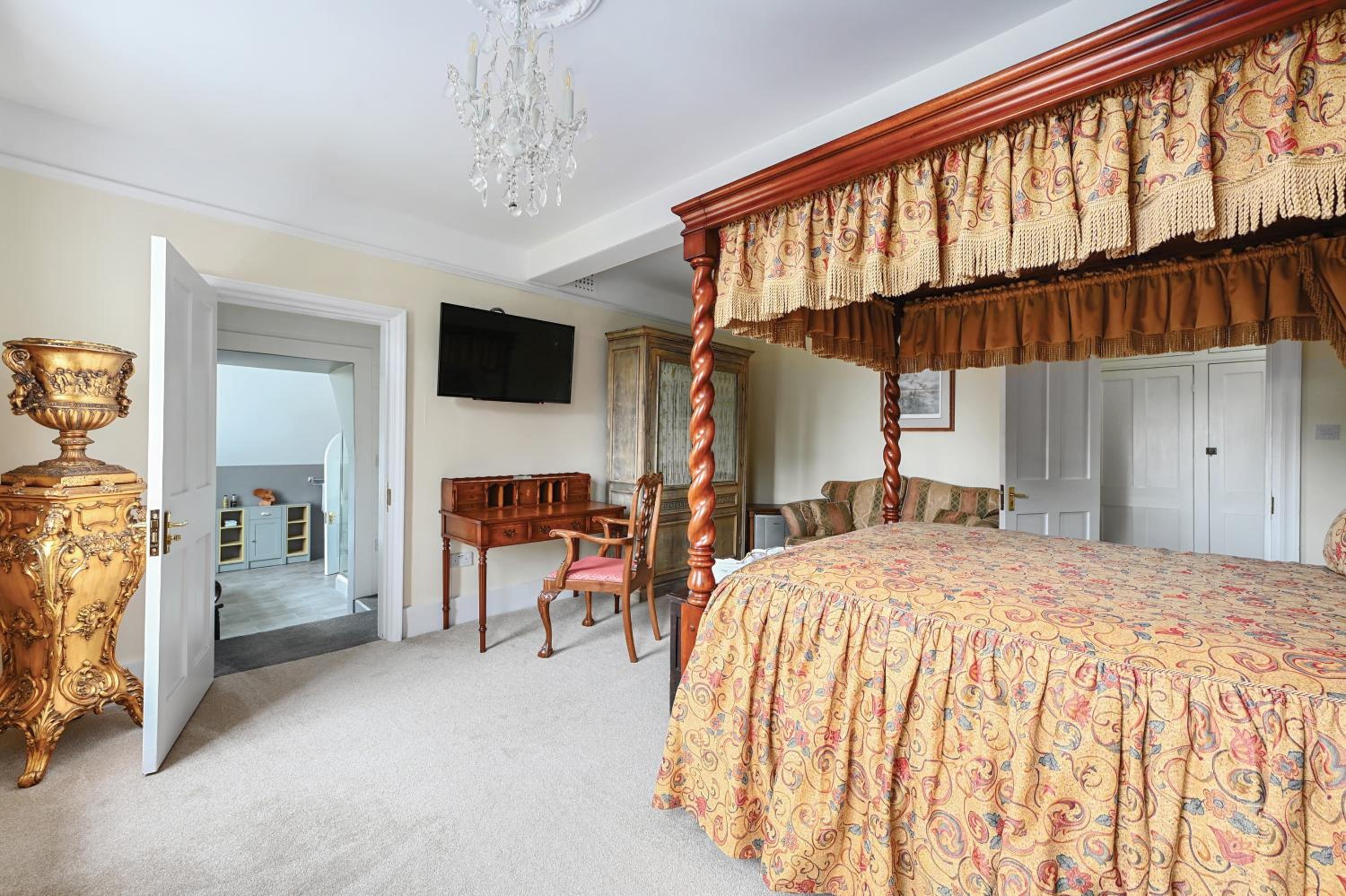 Saltcote Place