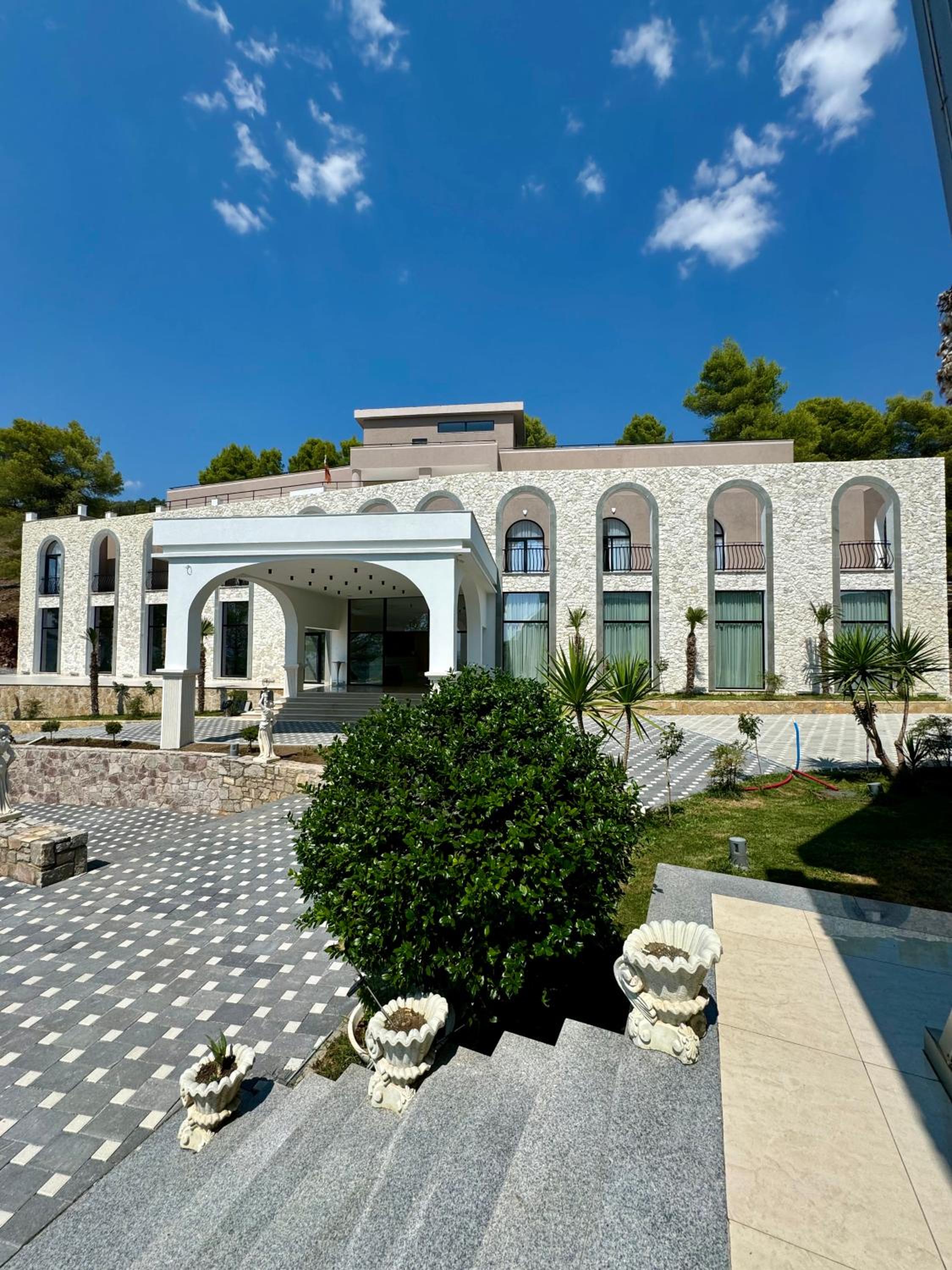 Hotel Panorama Elbasan - Image 1