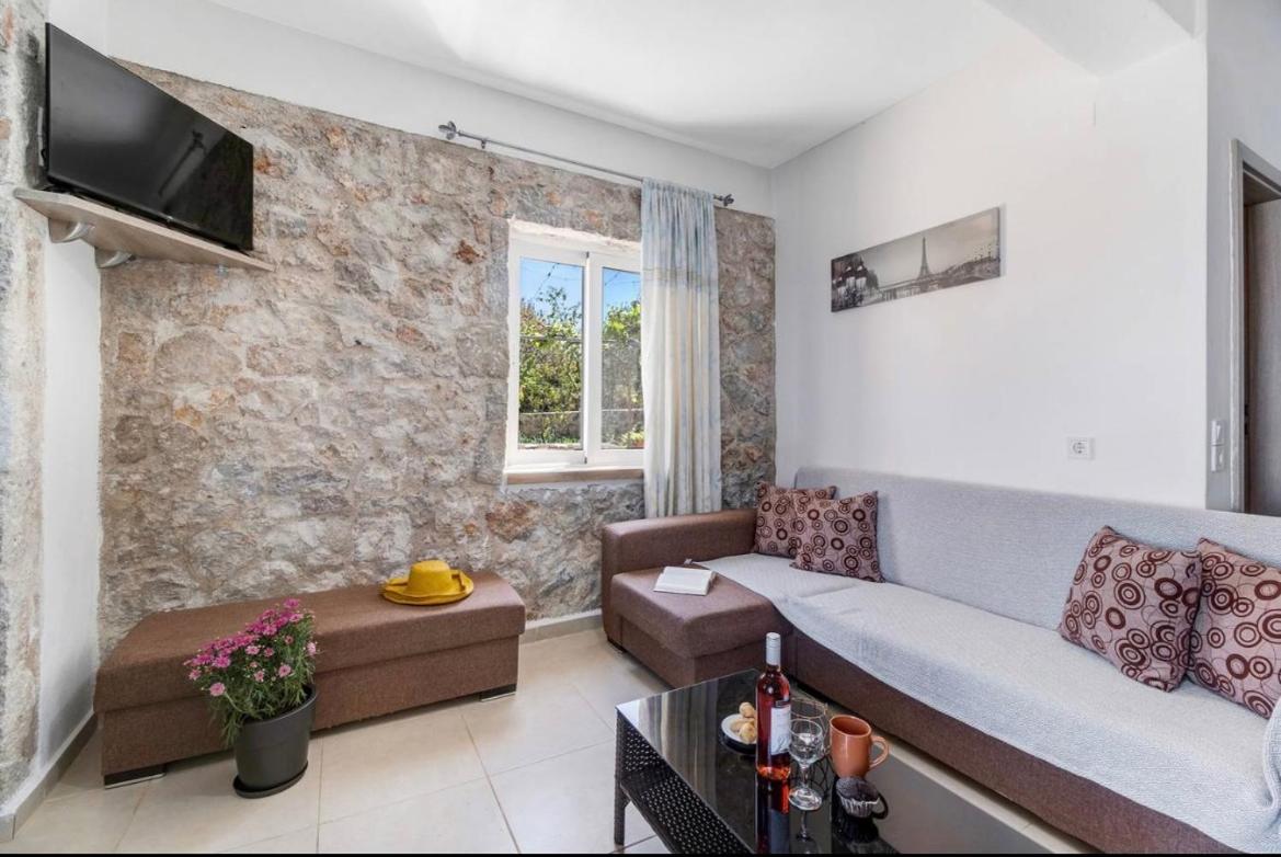 Gkountis Apartments