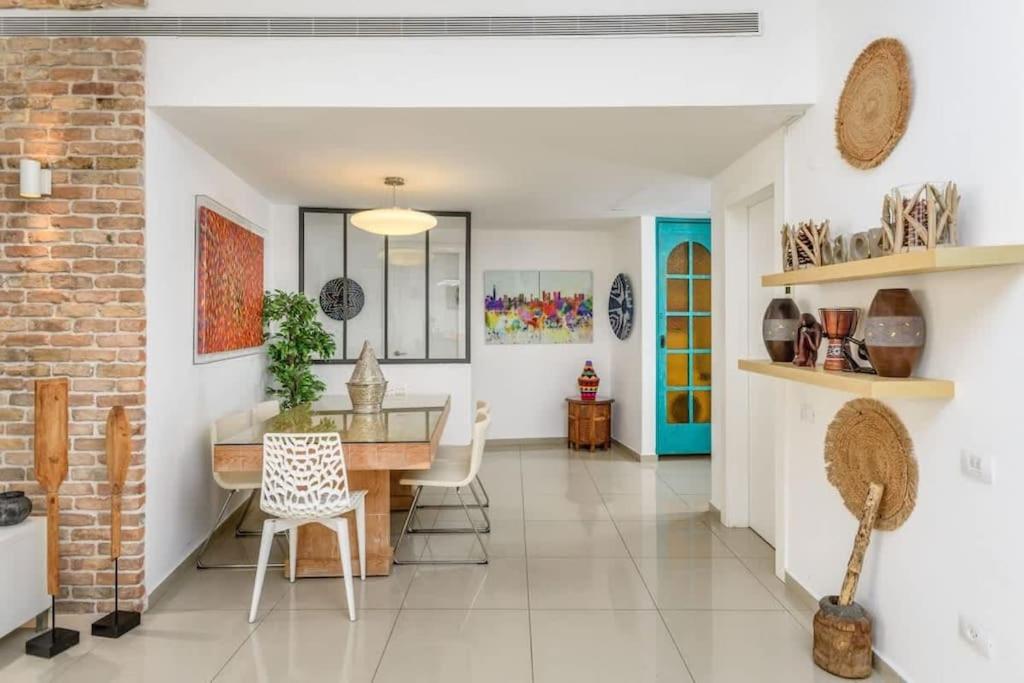 The Artisanal 3BR neat the Beach by HolyGuest view 3