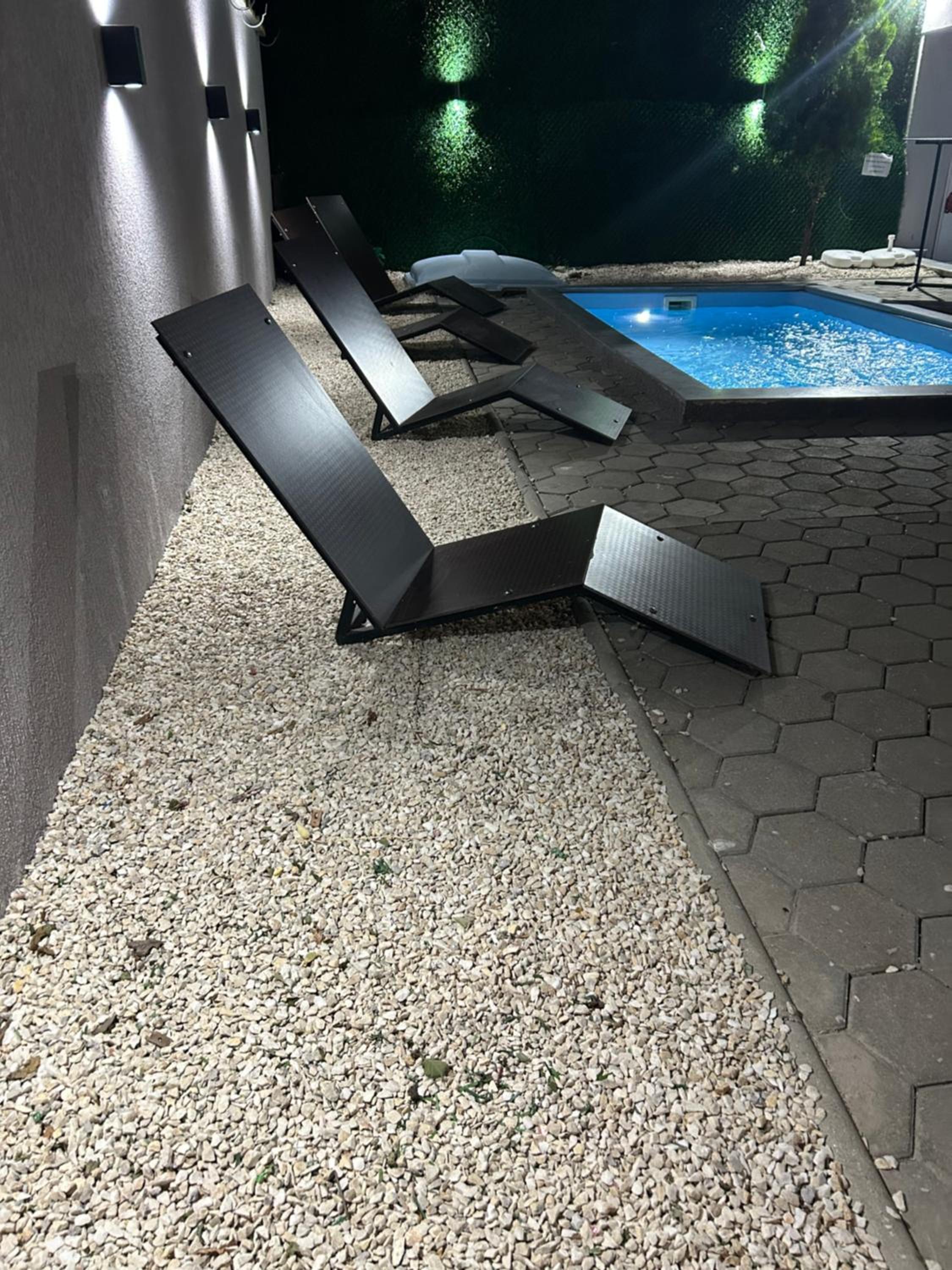 Private pool suites By Day Off