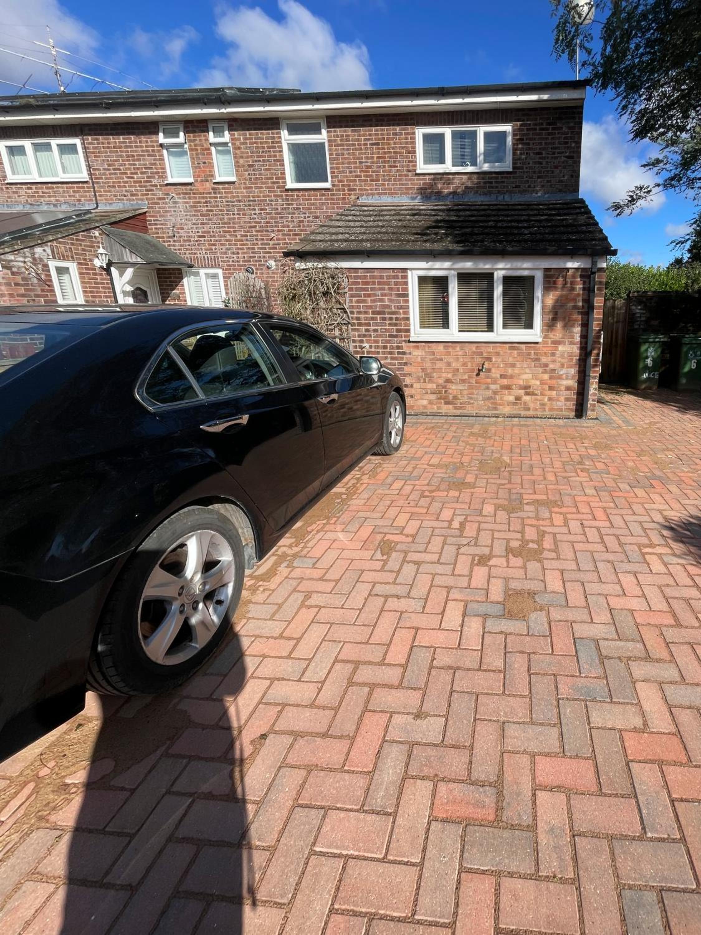 Spacious House nr Cambridge with Parking & Garden