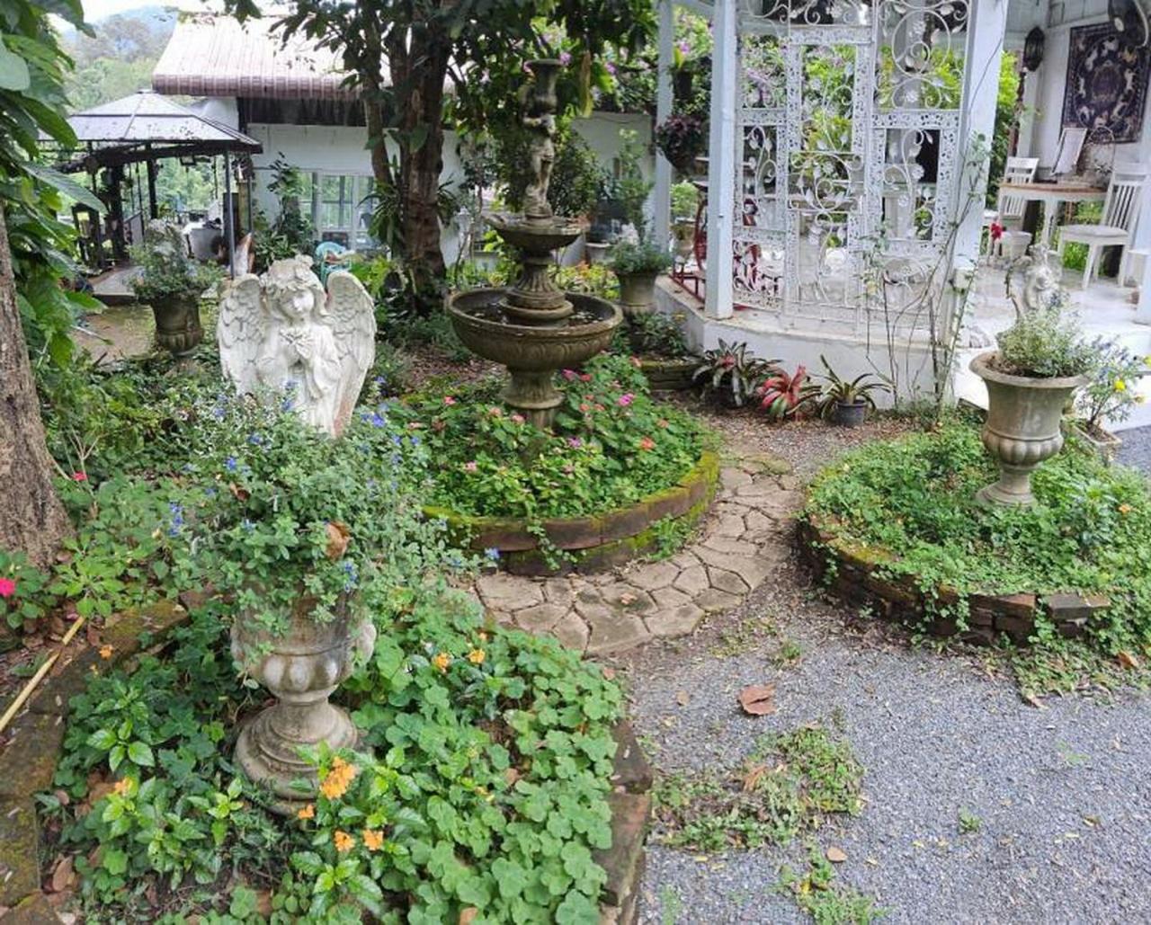 Balmy Hideout Cafe & Homestay
