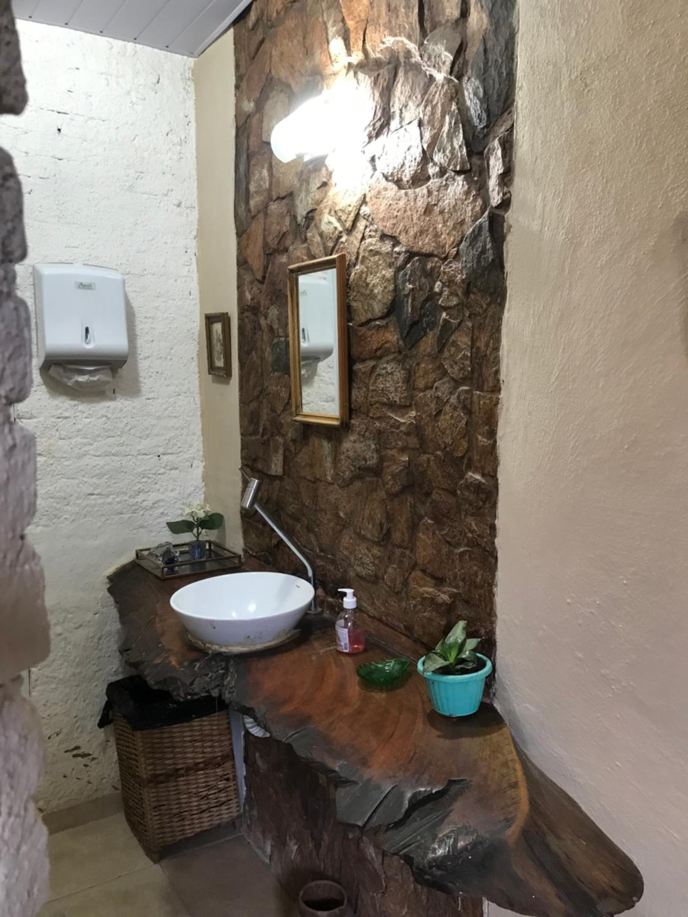 Lopez Village GuestHouse