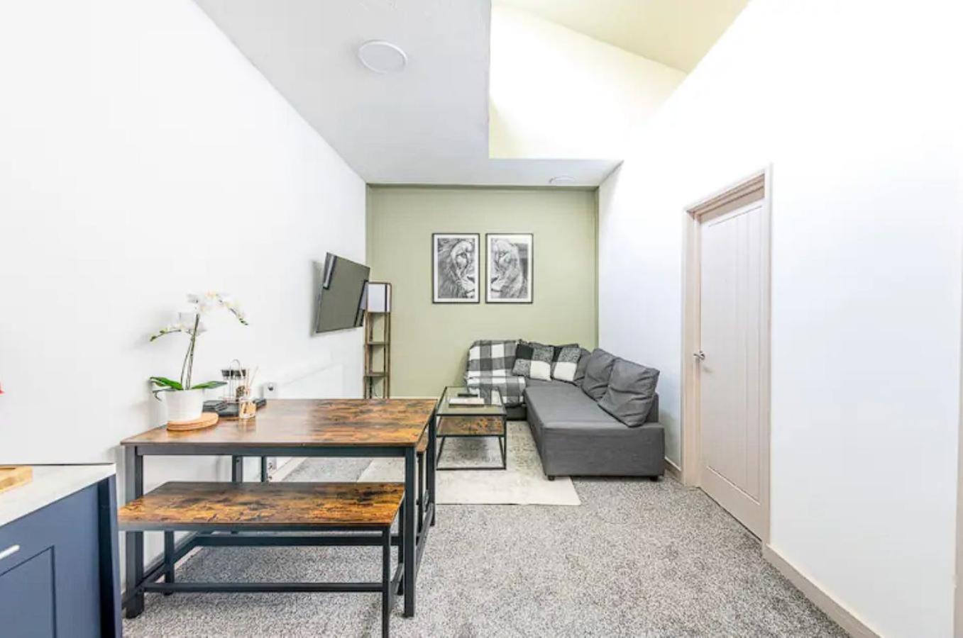 Upnor House-Free Parking by Prescott Apartments view 2