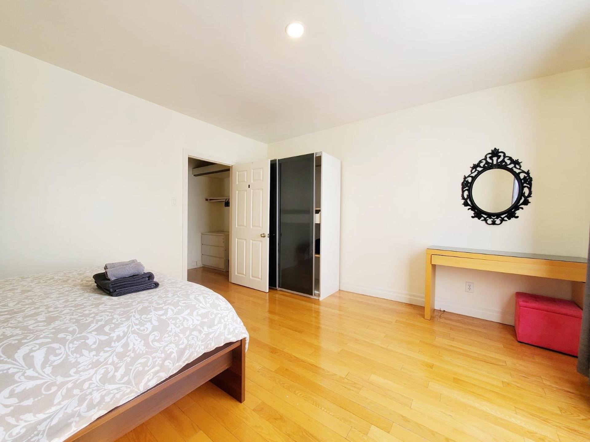 Trinity bellwood suites Downtown Toronto