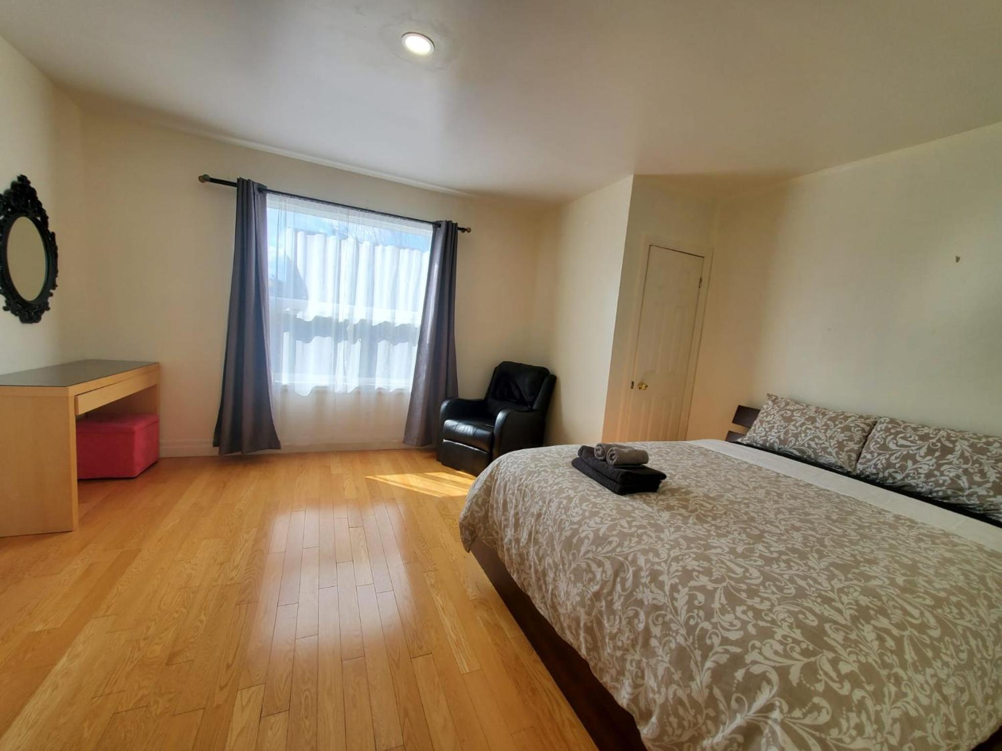 Trinity bellwood suites Downtown Toronto