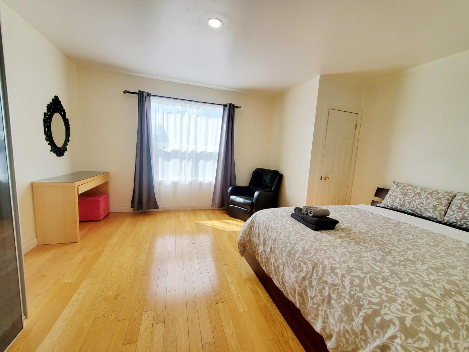 Trinity bellwood suites Downtown Toronto