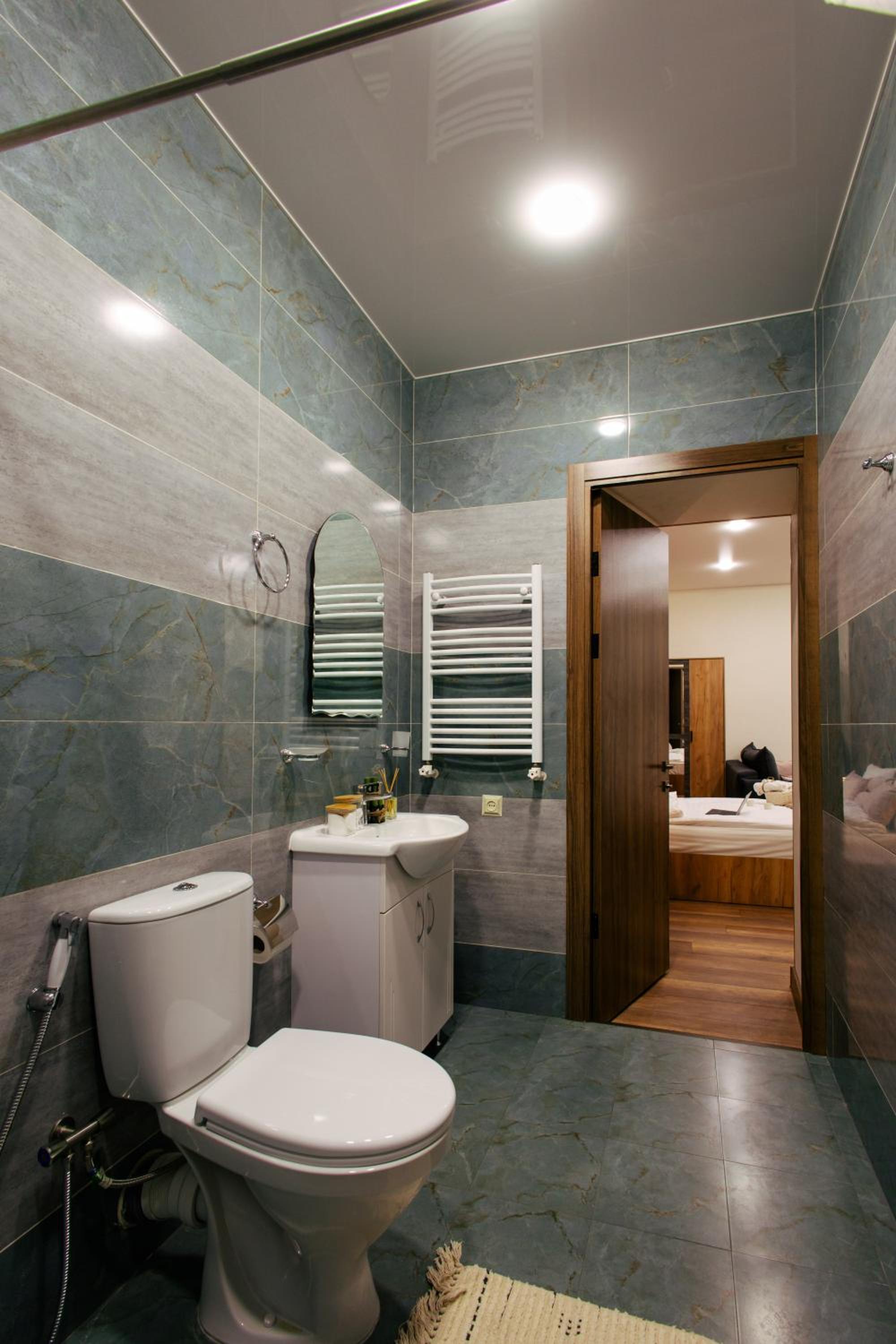 hotelise l Whiskey Apartment