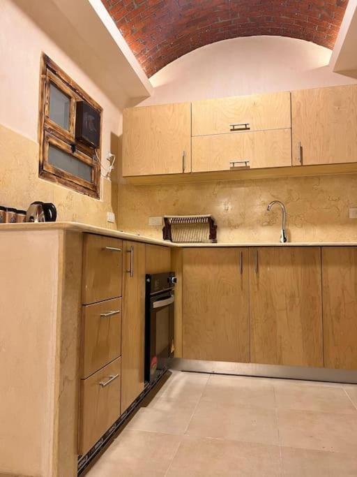 Komfortowy apartament na dachu w sercu miasta