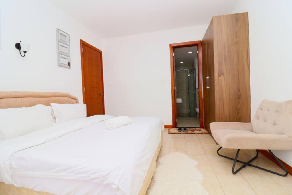 Elegant 2 BED apt in Kilimani with balcony views view 5