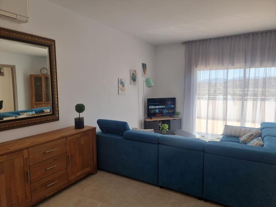 Casa amplia, piscina privada, 4 dormitorios y playa cercana
