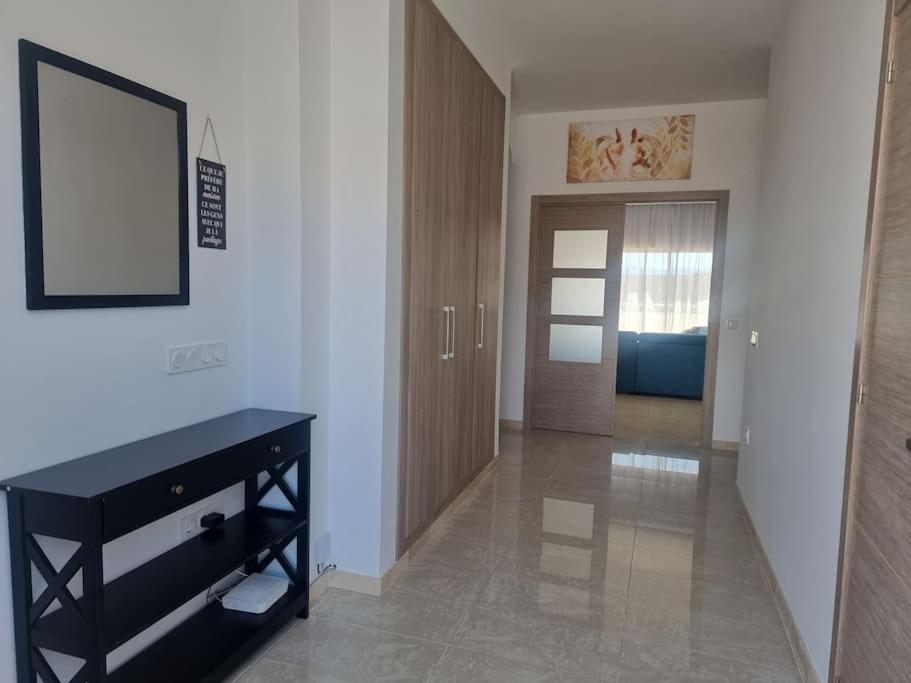 Casa amplia, piscina privada, 4 dormitorios y playa cercana
