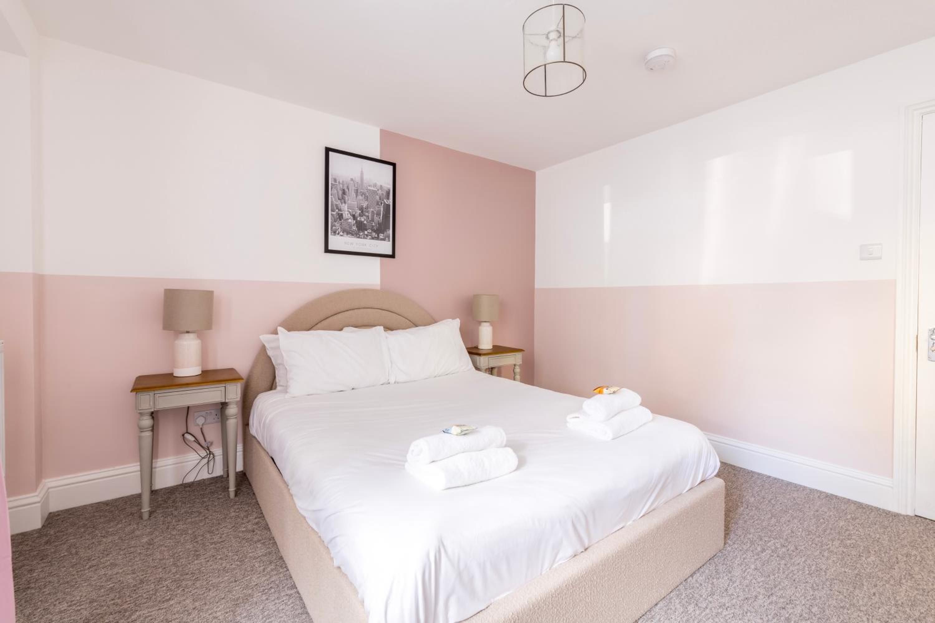 Modern Breakfast at Tiffany's with FREE PARKING by Prescott Apartments view 4