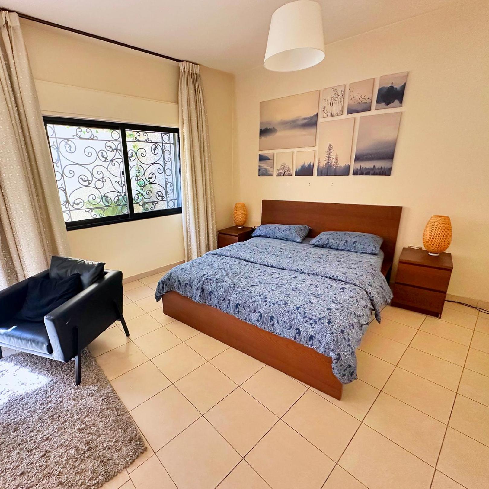 RZ Apartments Modern 1BR Apartment Near US Embassy view 4