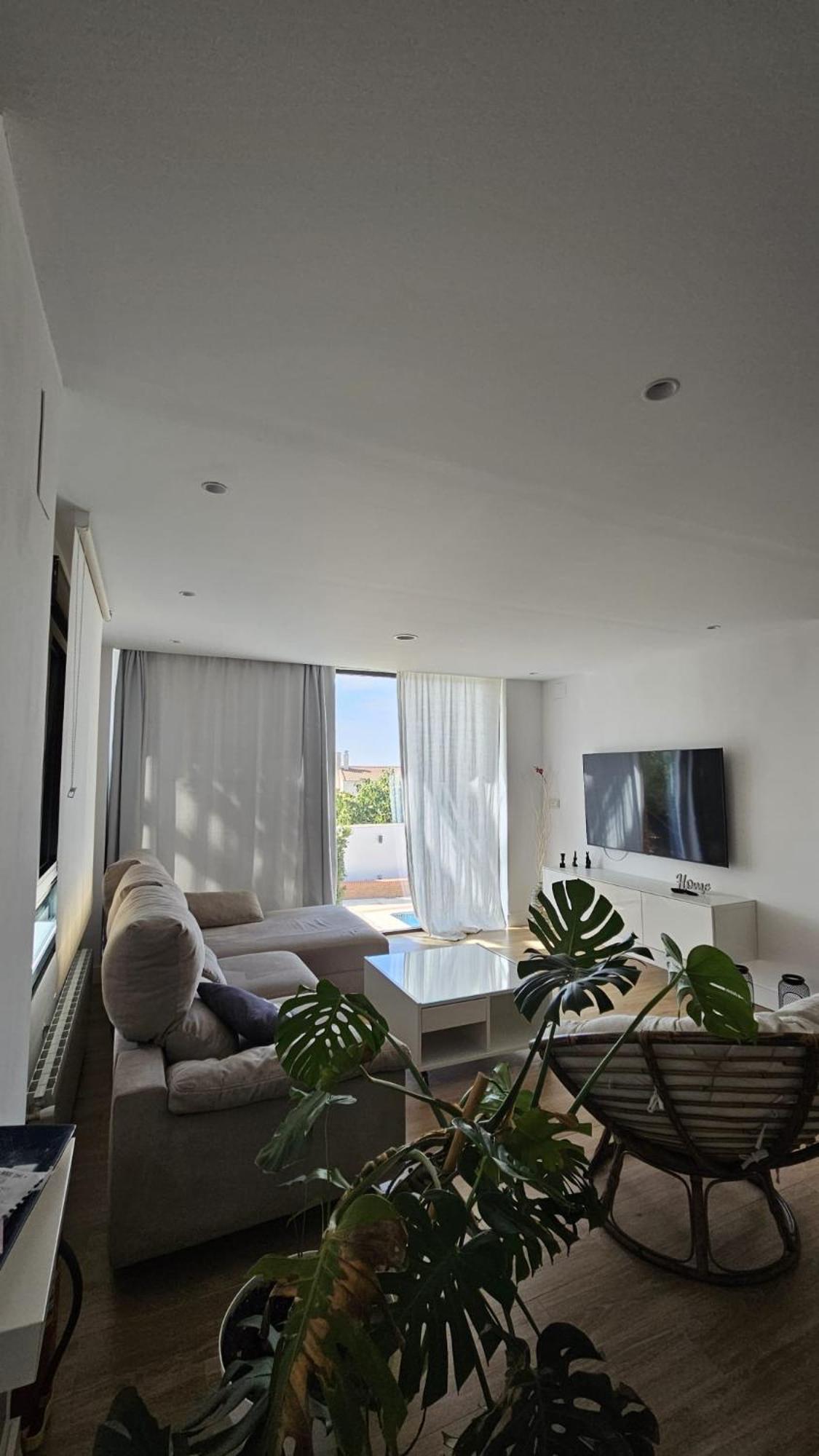 VILLA EXCLUSIVA con Piscina, Jardín y Barbacoa