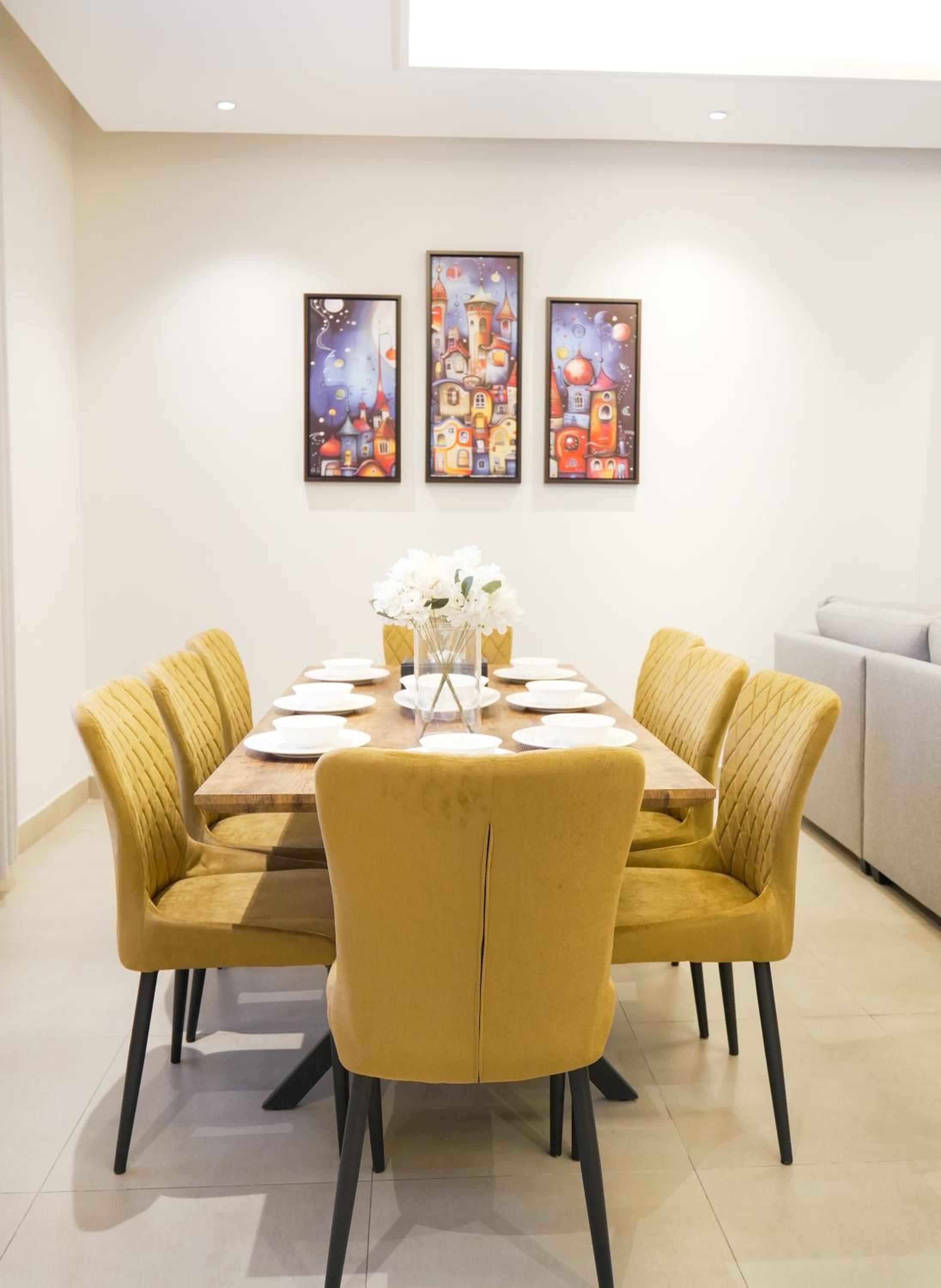 Luxury Apartment in Al Yasmin
