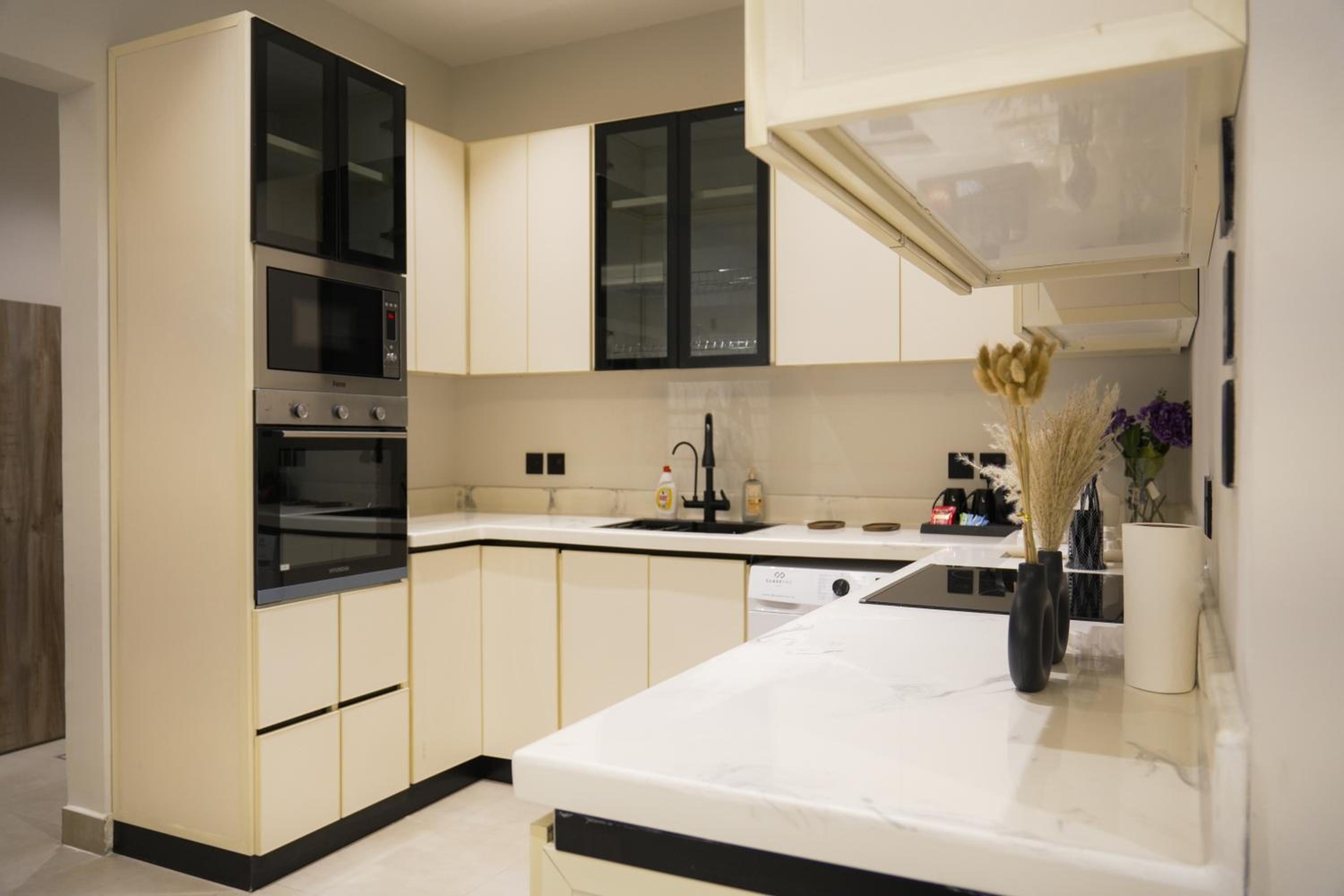 Luxury Apartment in Al Yasmin