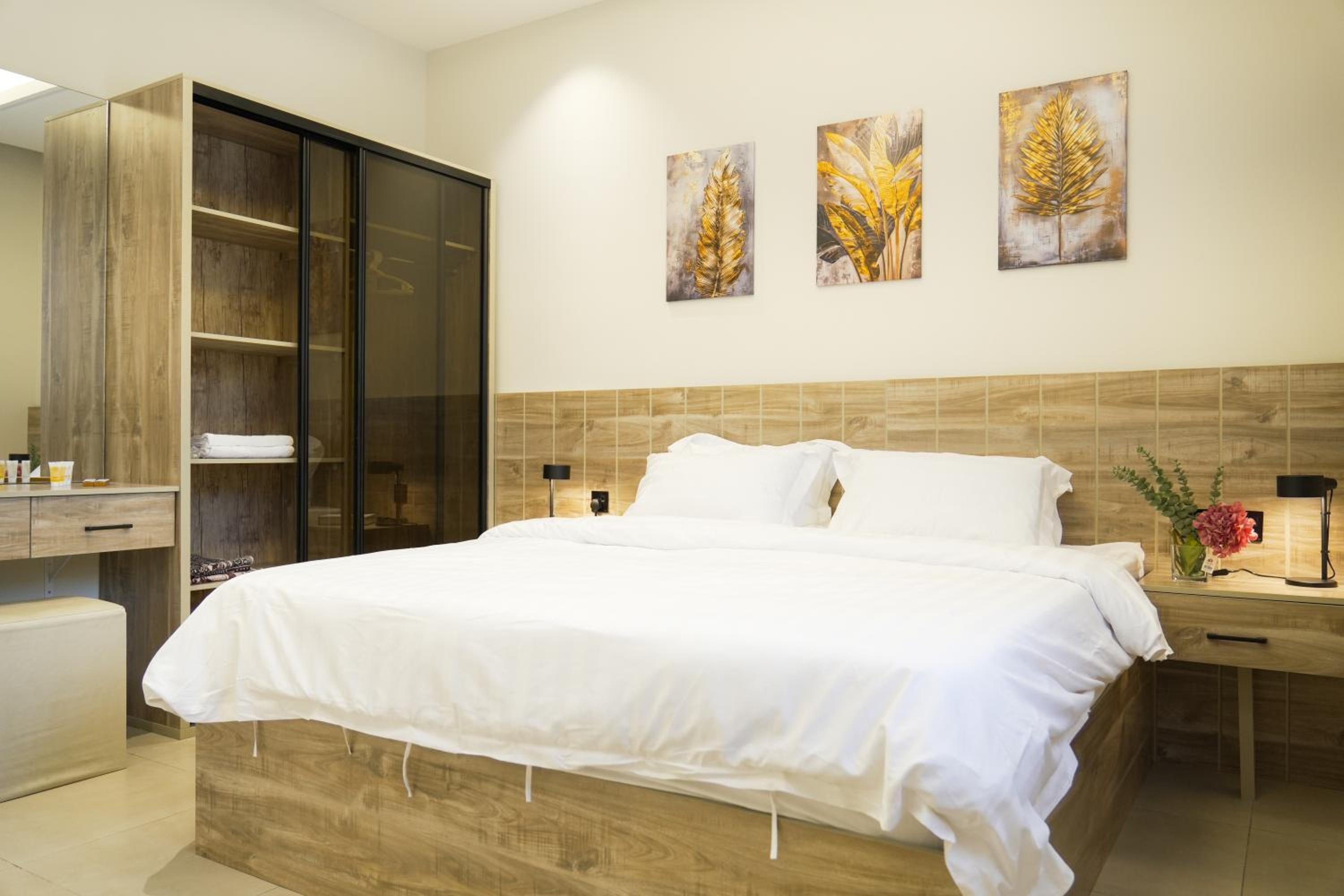 Luxury Apartment in Al Yasmin